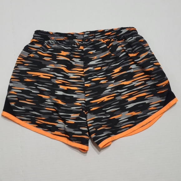 Girls nike shorts - Picture 2 of 5
